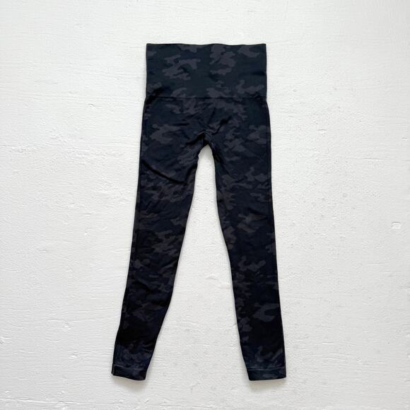Spanx Look At Me Now Camo Leggings M Black Gray High Rise Cropped - Picture 1 of 5